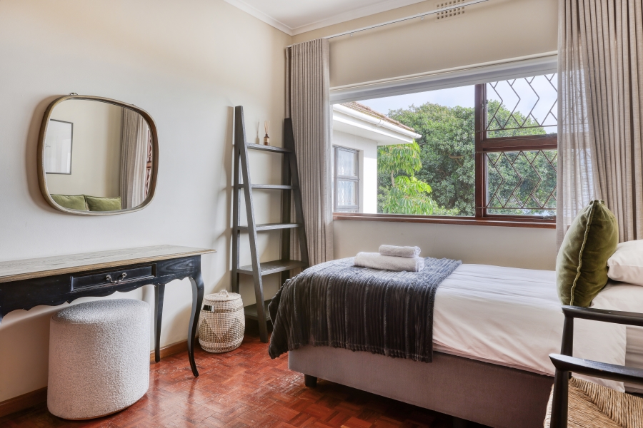 5 Bedroom Property for Sale in Fresnaye Western Cape